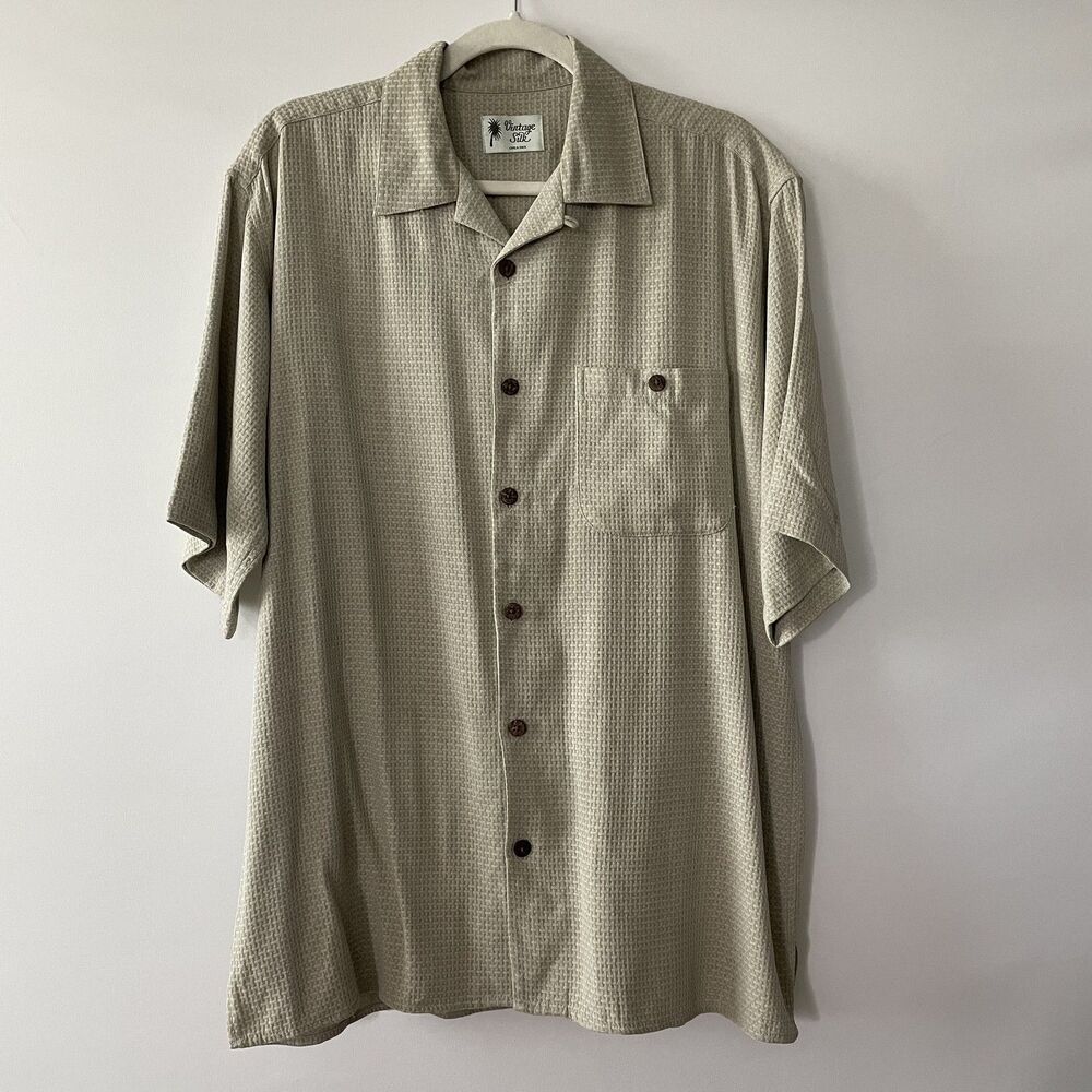 Vintage Silk Camp Shirt Mens Short Sleeve Textured Beige 100% Silk Size M